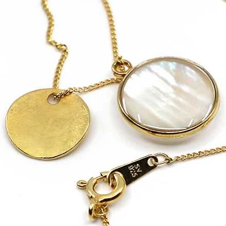 Mother-of-pearl necklace