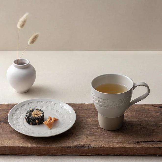 Buncheong Bowl and Bowl Stand
