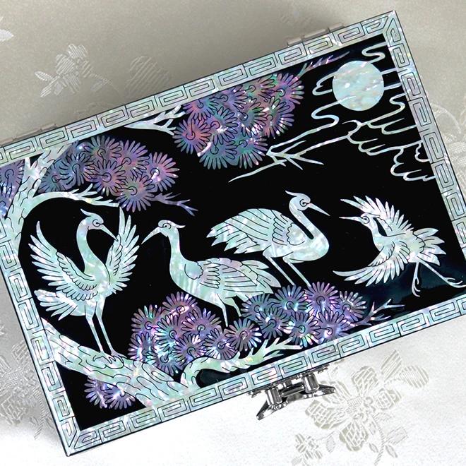 Mother-of-Pearl Inlaid Jewelry Box with Full Moon and Crane Design