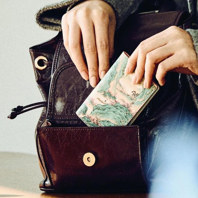 Card Wallet (Painting 'Excursion to the Garden of Paradise') - National Museum of Korea Special Product