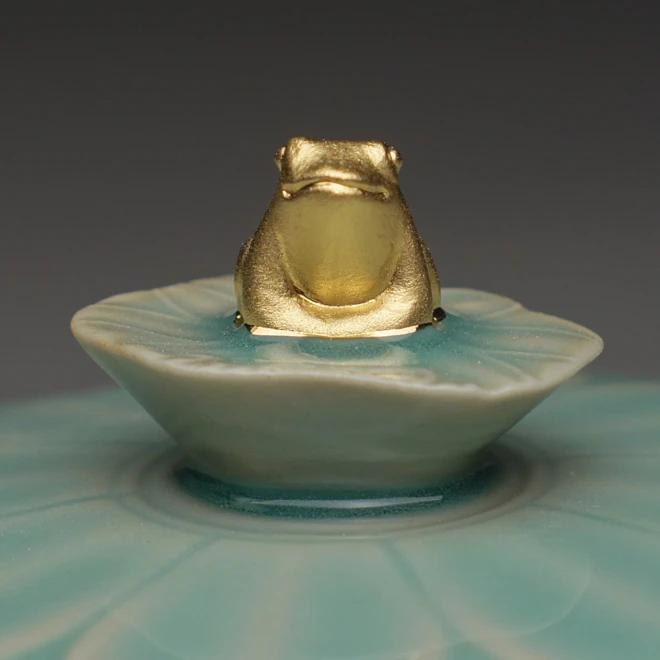 Celadon Gold Frog Mug [Shaping the Blue World, Goryeo Figural Celadon] Exhibition