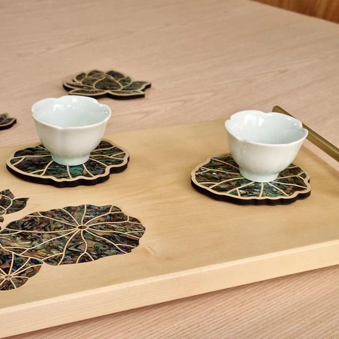 Mother-of-pearl Tray with Lotus Flower Pattern