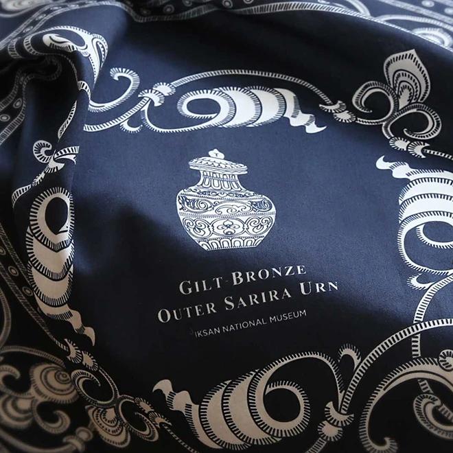 Sari Uho Handkerchief (Navy Blue) - National Iksan Museum Specialty Product