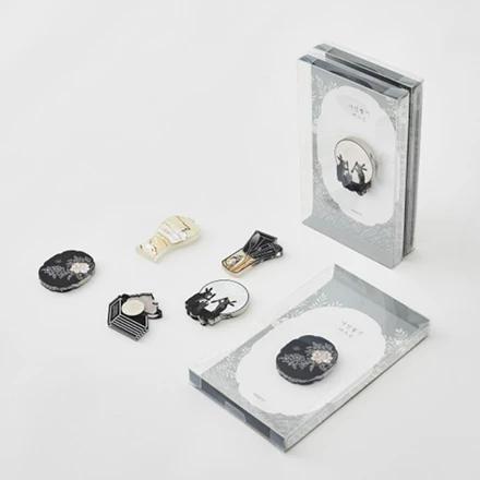 Lacquerware with Mother-of-Pearl Inlay Magnet