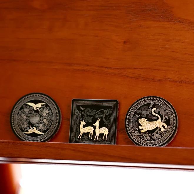 Lacquerware with Mother-of-pearl Magnet 2