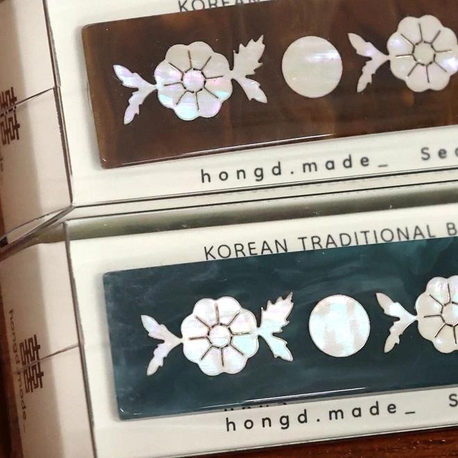 Hairpin with Mother-of-Pearl Inlay and Floral Pattern