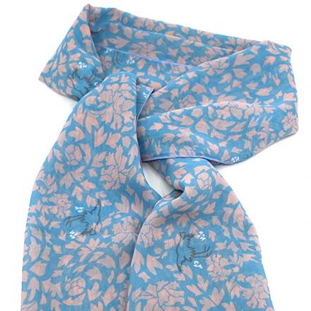Scarf with Peony and Grass Pattern