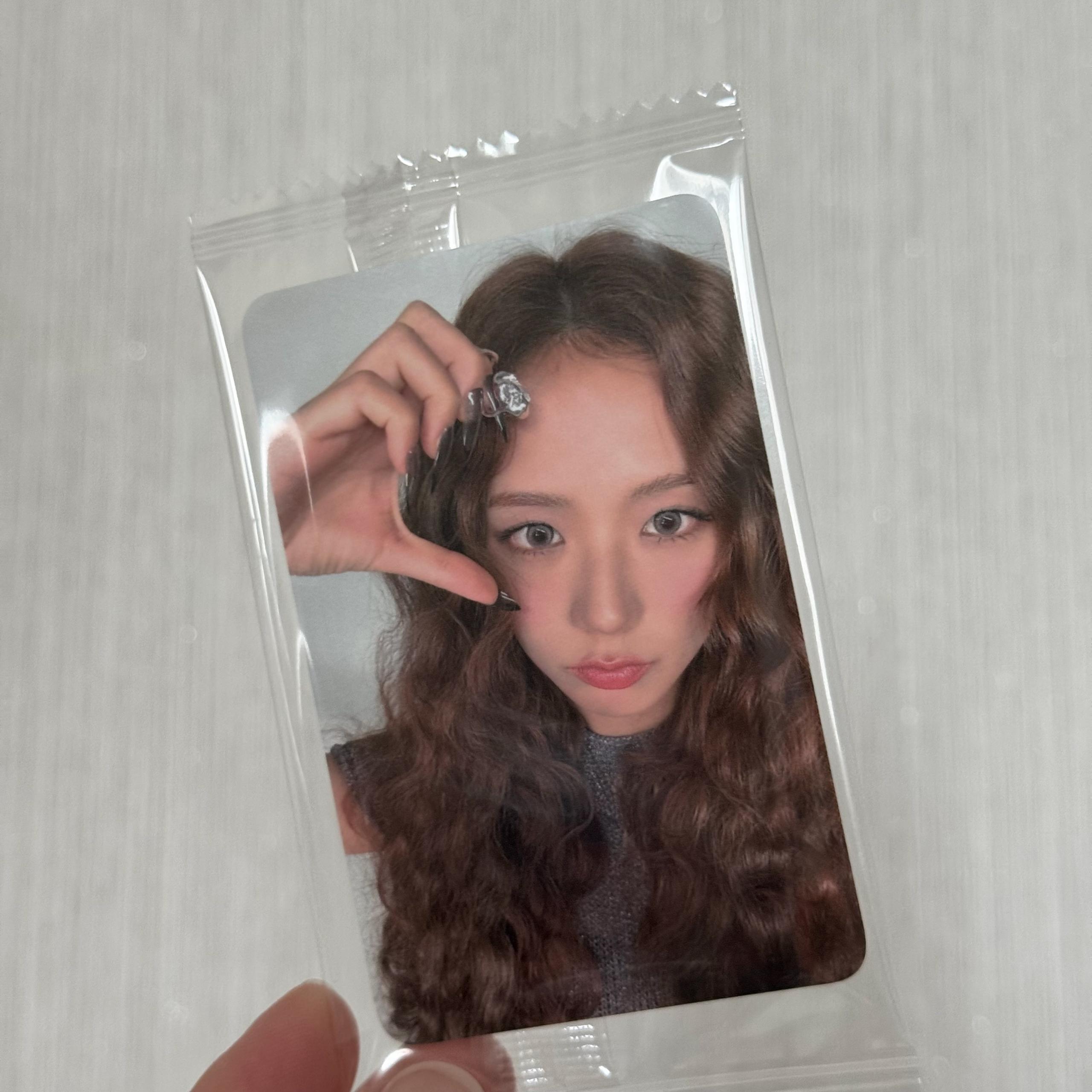 Jisoo AMORTAGE ktown4u pre-order photocard