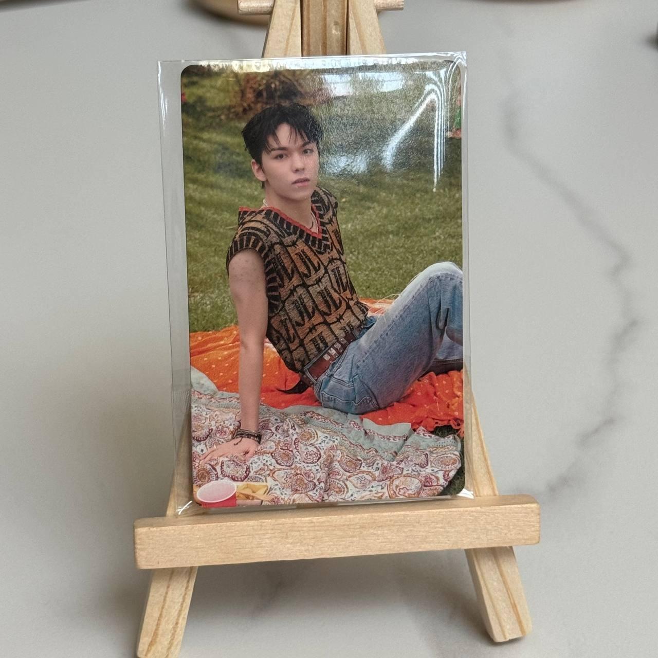 Vernon SEVENTEEN 11th Mini Heaven Pre-Order Benefit Photocard + magnet
