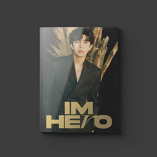 Lim Young Woong - 1st Studio Album [IM HERO] (Photobook Ver.)